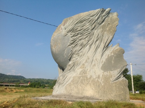 《初月》